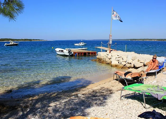 아파트 With A Parking Space Stinjan, - 11633 *