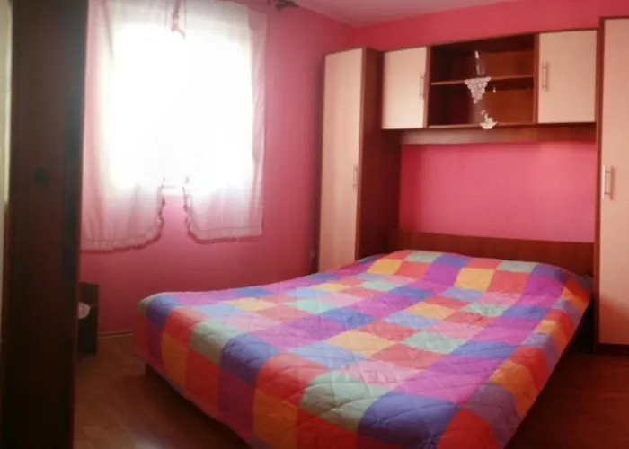 Apartman With A Parking Space Stinjan, - 11633
