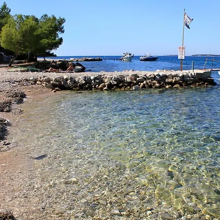 Apartments With A Parking Space Stinjan, Pula - 11633 Apartman