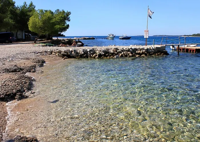 Apartments With A Parking Space Stinjan, Pula - 11633 Apartman